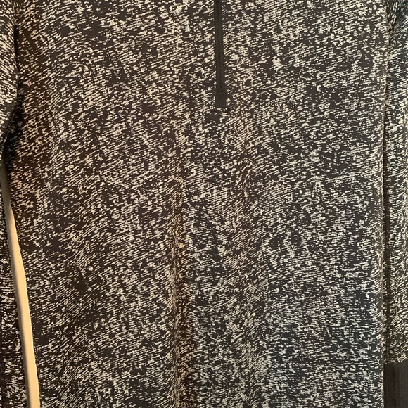 Lululemon Athletica Rest Less Black & White 1/2 Zip Women’s Long Sleeve Size 4 - Picture 2 of 7
